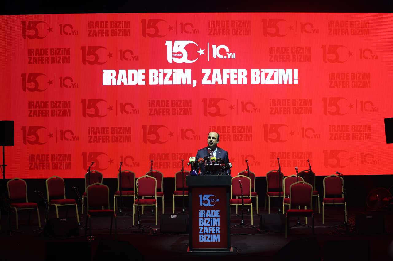 Konya'da 15 Temmuz gecesi! Kılıçarslan Meydanı'na insan seli 22